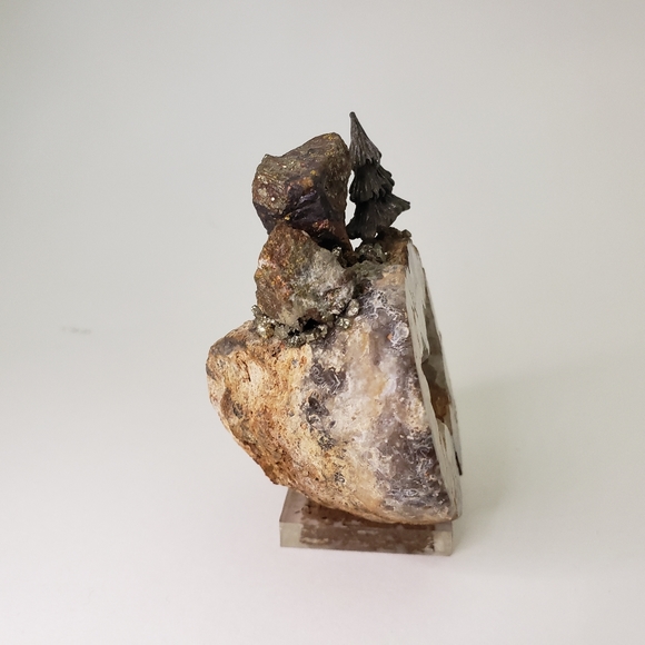 Crystal Double Geode inside a geode - Picture 5 of 6